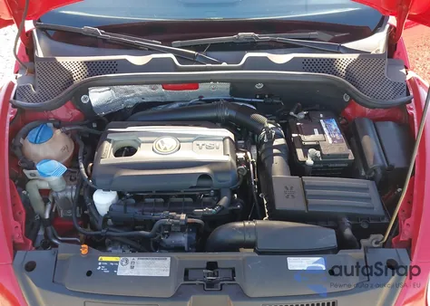 2013 Volkswagen Beetle 2.0T z USA, uszkodzony, nr VIN 3VW7A7AT0DM815375